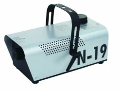 Eurolite T&auml;r&auml;ytt&auml;v&auml;n tehokas savukone 700w